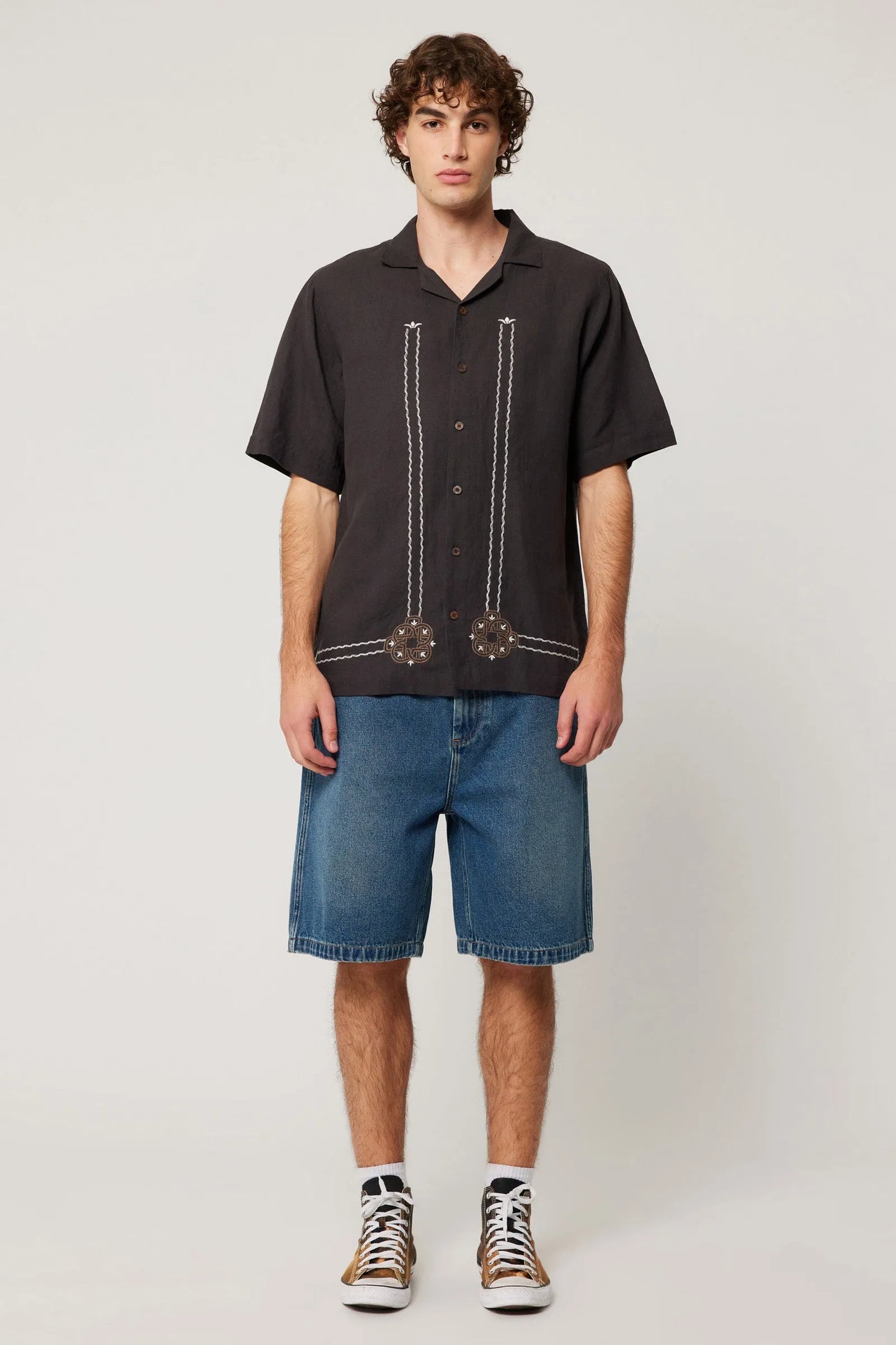 Motif Embroider Bowler Shirt