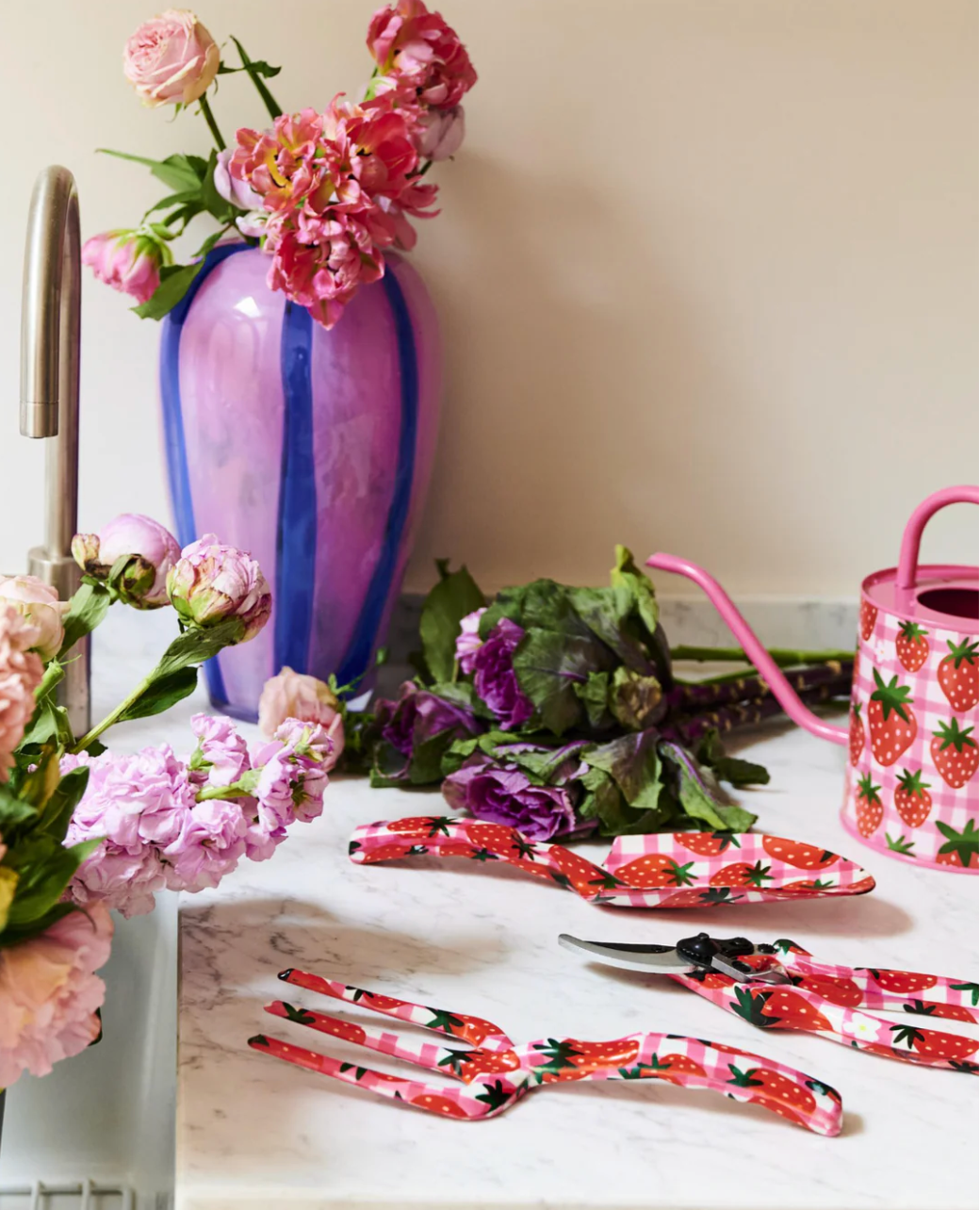 Strawberry Jam Garden Tools and Gloves Set