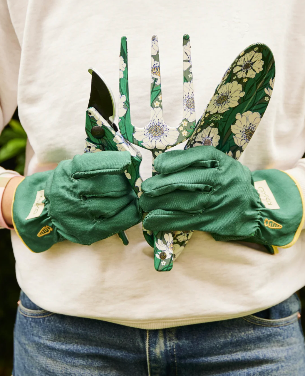 Tumbling Flowers Green Garden Tools and Gloves Set
