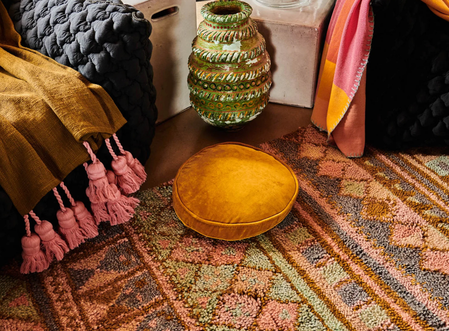 Pecan Velvet Pea Cushion