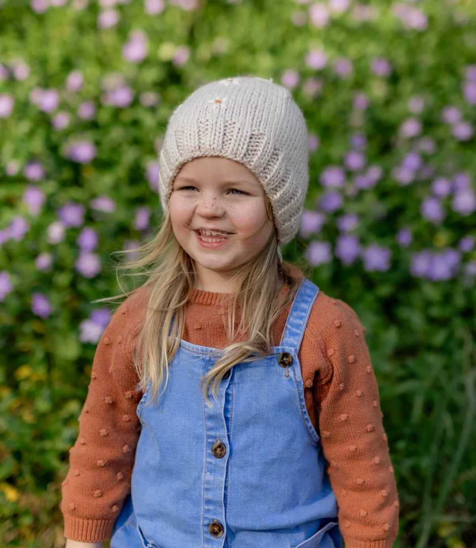 Daisy Beanie - Oatmeal