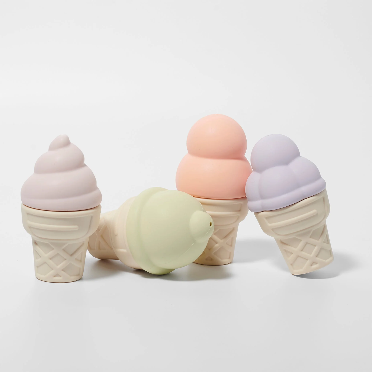 Beach or Bath Toys - Ice Cream Splash Squirter