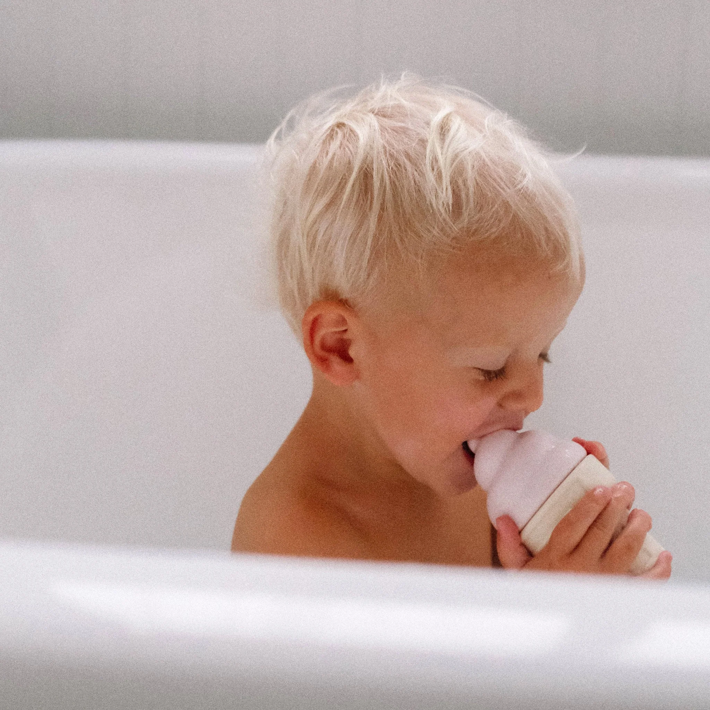 Beach or Bath Toys - Ice Cream Splash Squirter