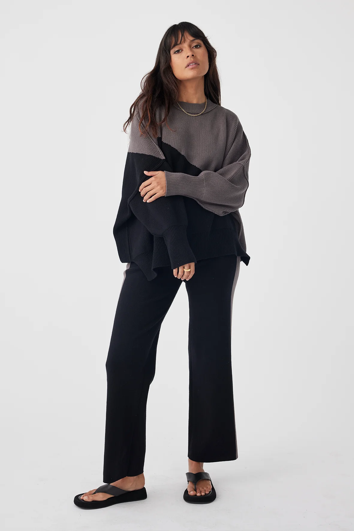 Neo Sweater - Black & Grey
