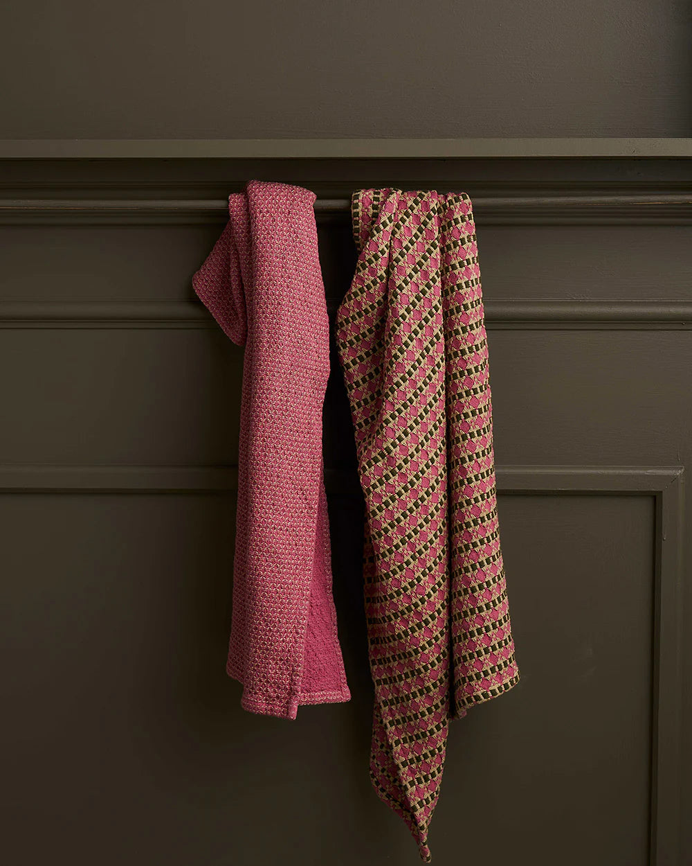 Set of 2 Tea Towels / Raspberry Lume