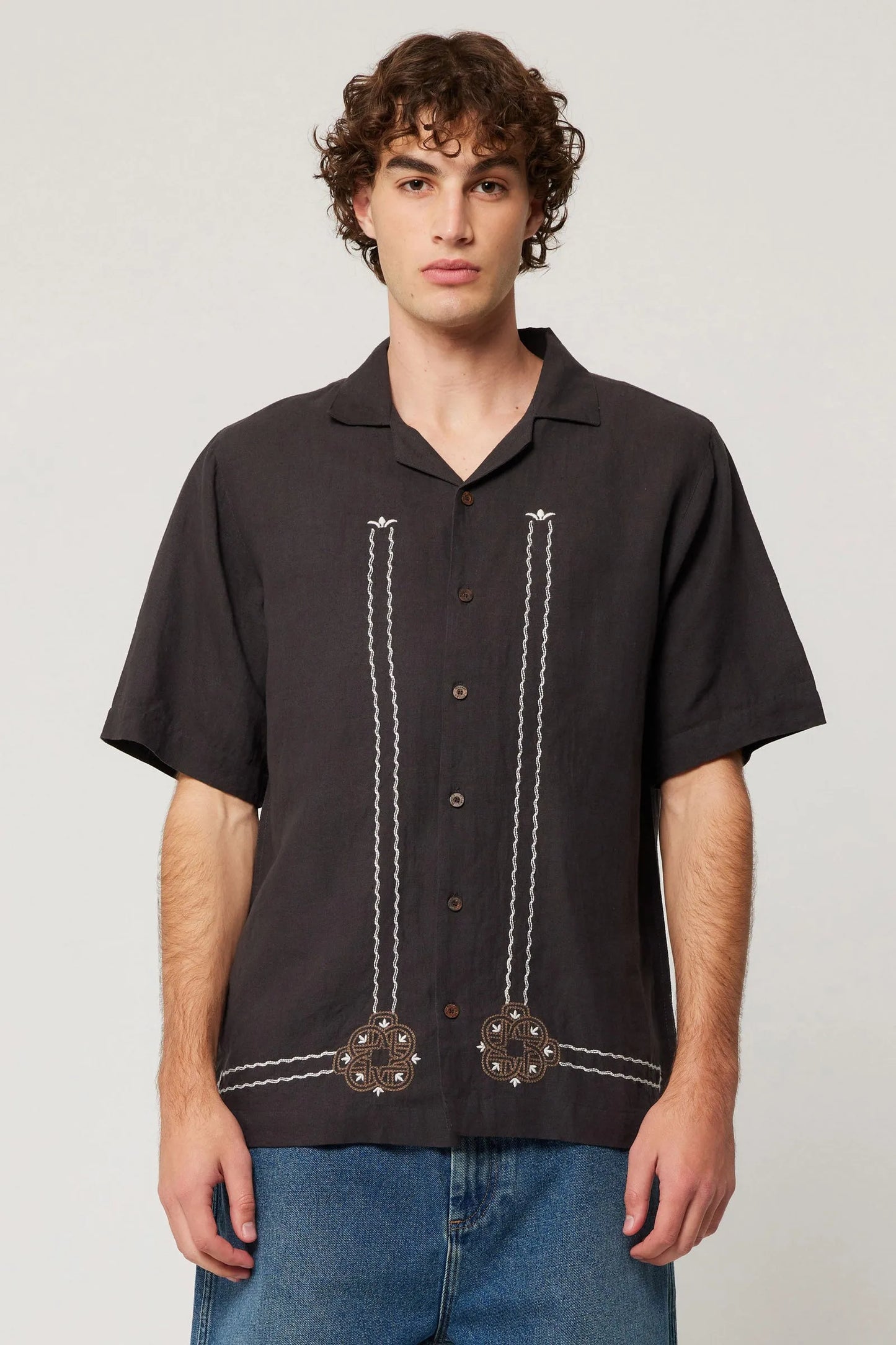 Motif Embroider Bowler Shirt