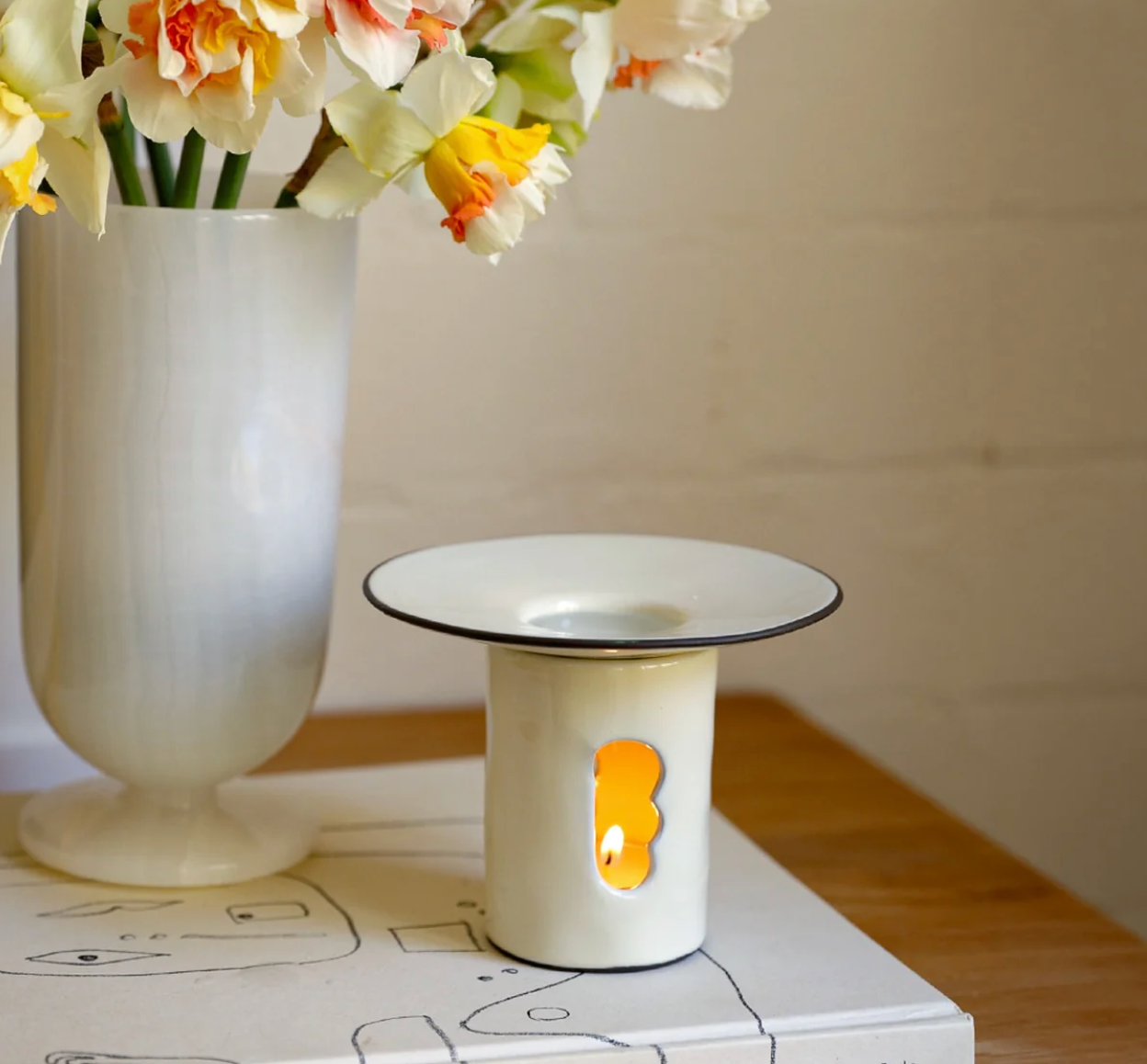 Lumiére Oil Burner - Ivory