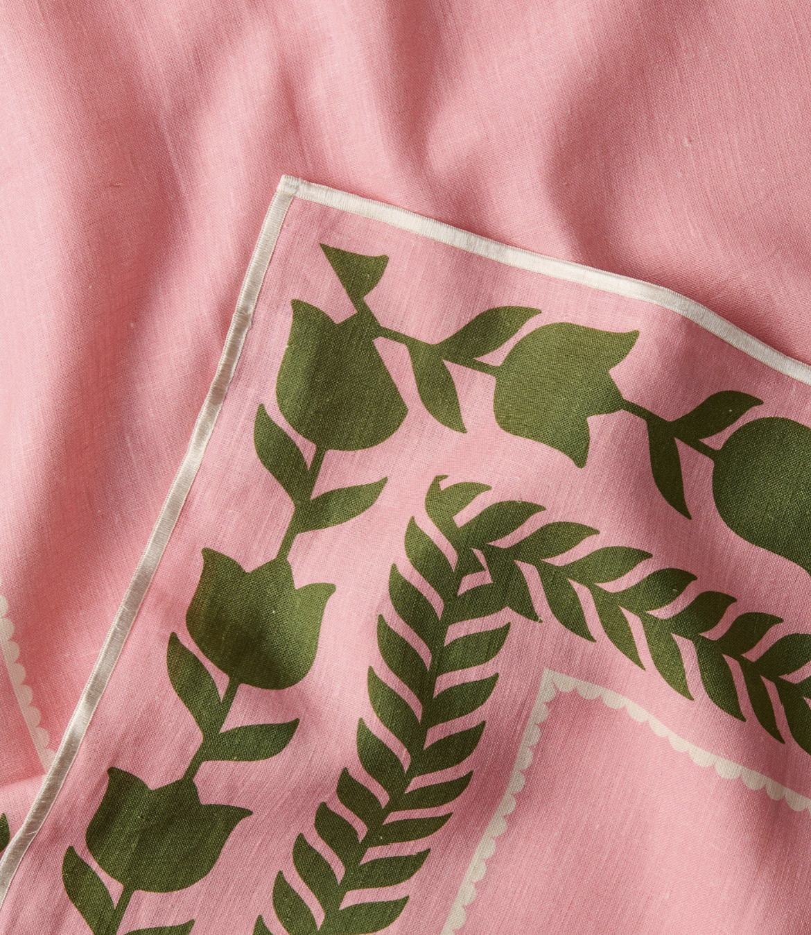 Flower Chain Embroidered Tablecloth