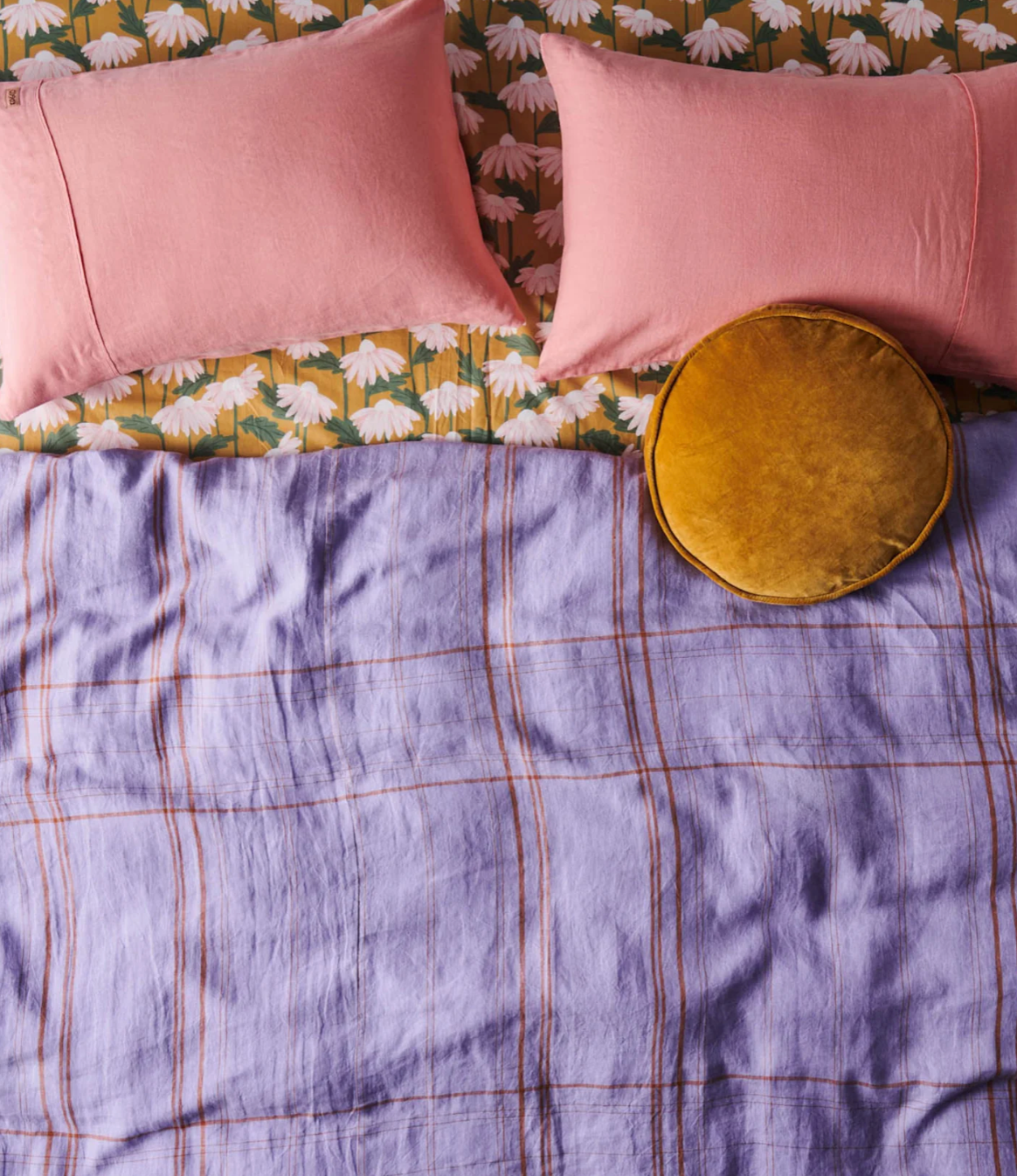 Pecan Velvet Pea Cushion