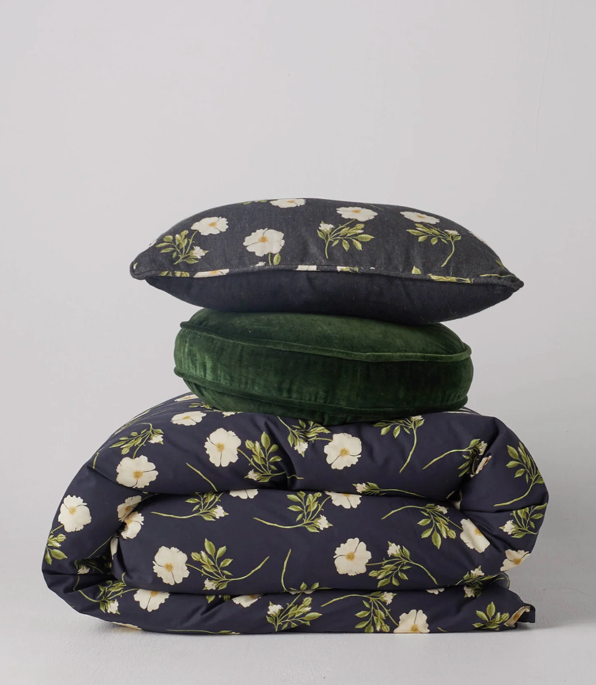 Combu Green Velvet Pea Cushion