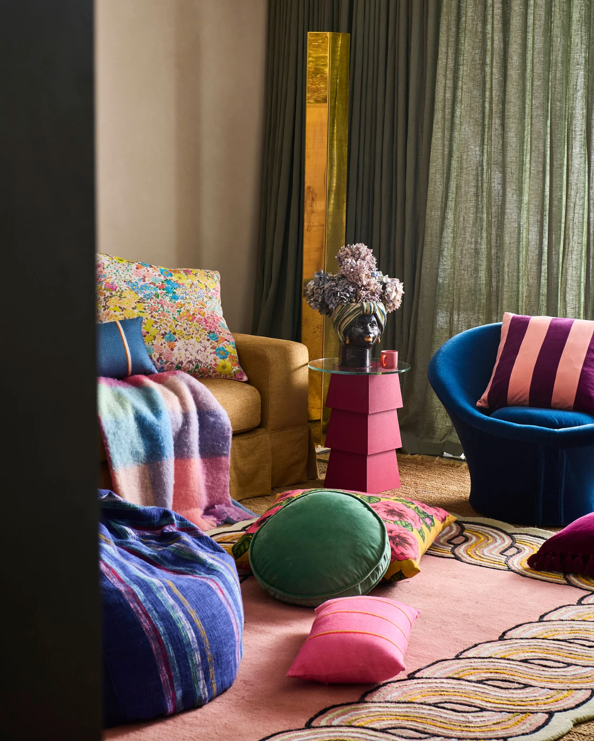 Pistachio Velvet Pea Cushion