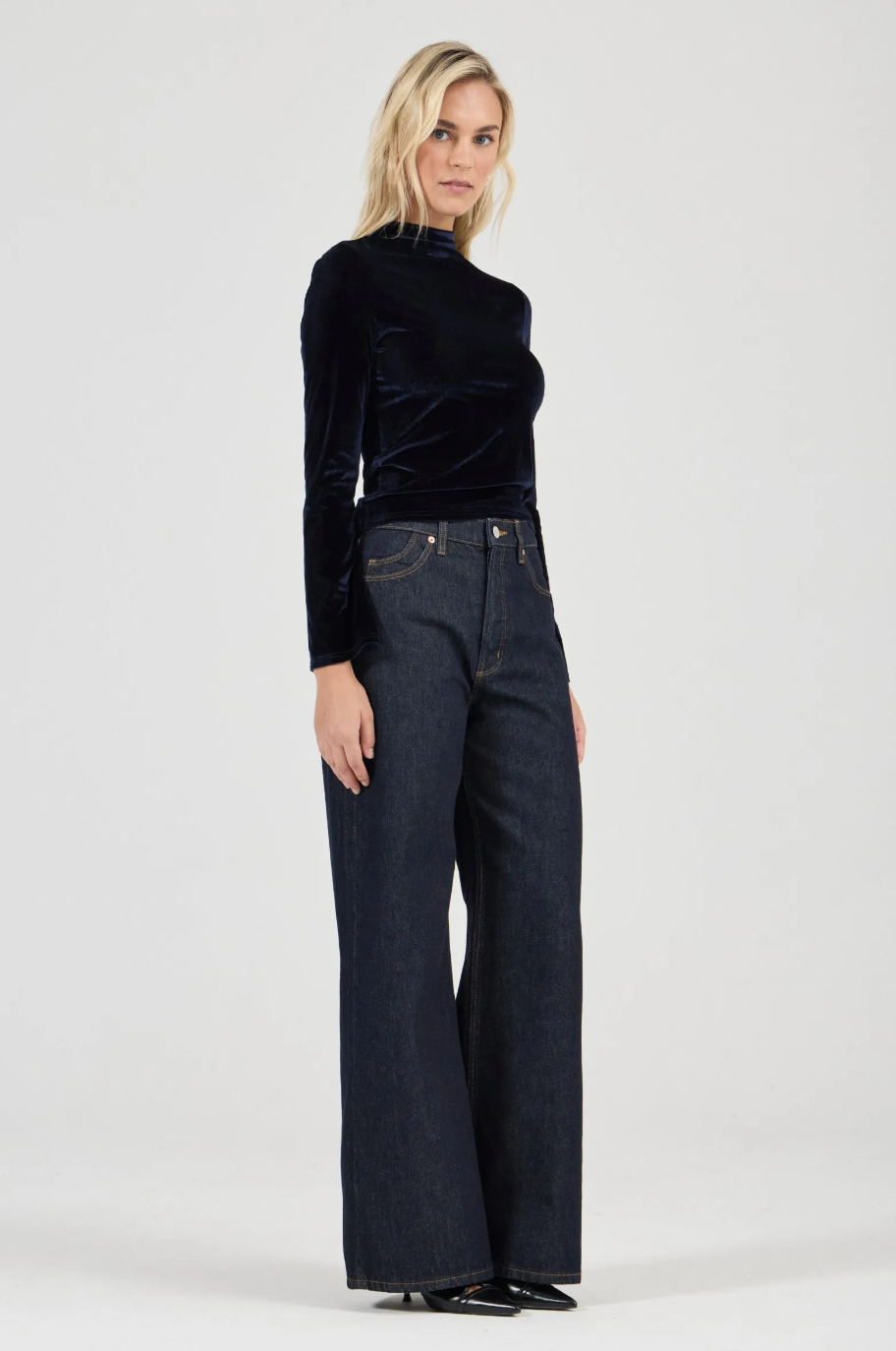 Cameo Long Sleeve Top Velvet - Midnight