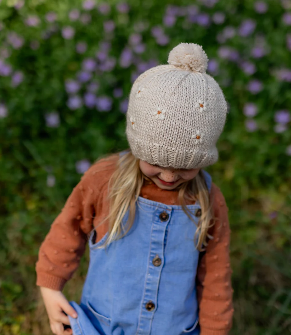 Daisy Beanie - Oatmeal