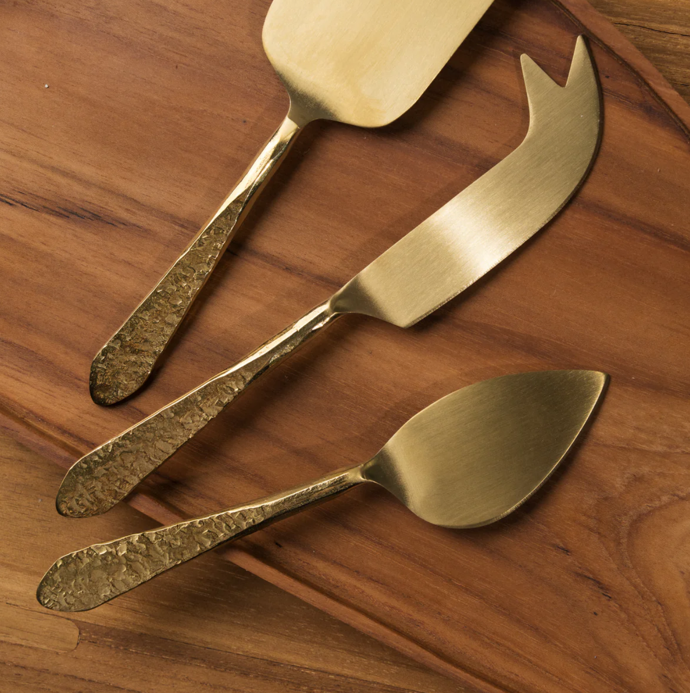 Mira Textured Brass Cheese Set