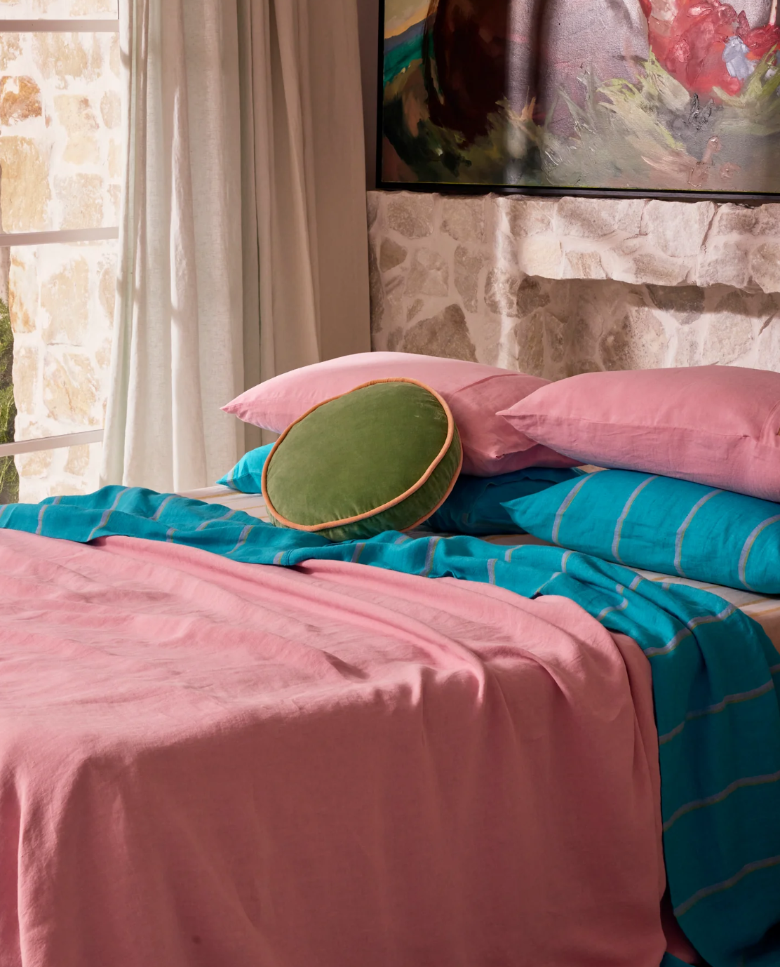 Pesta Velvet Pea Cushion