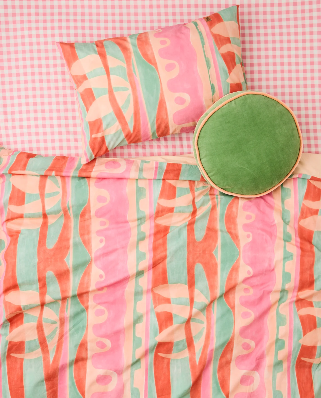 Pesta Velvet Pea Cushion