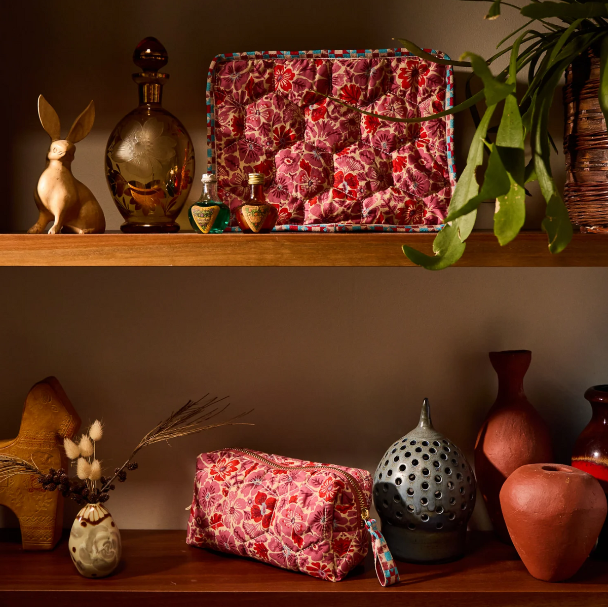 Magnolia Travel Pouch - Poppy