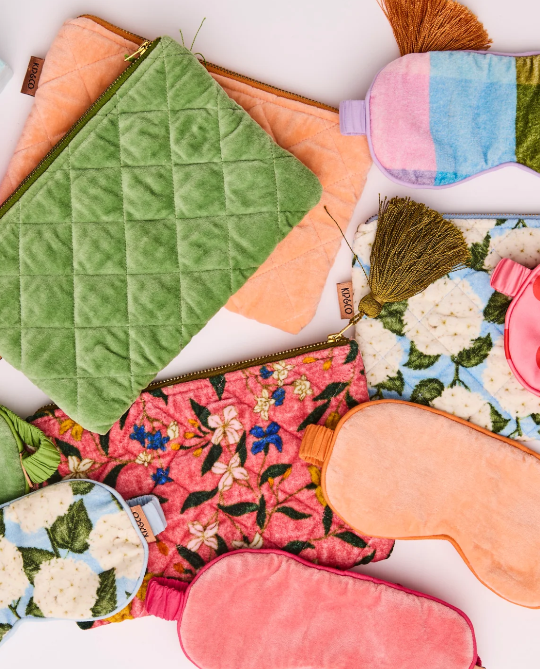 Pesto Velvet Cosmetics Purse