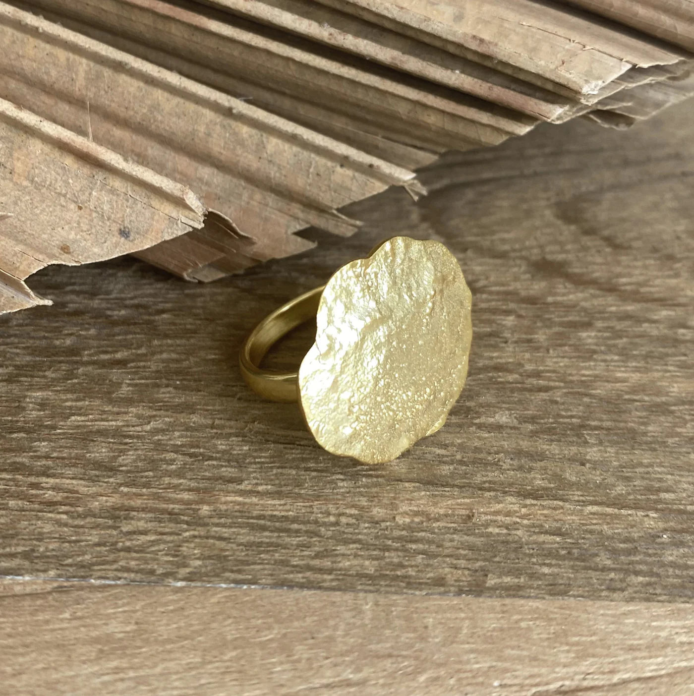 Alya Textured Ring - Gold