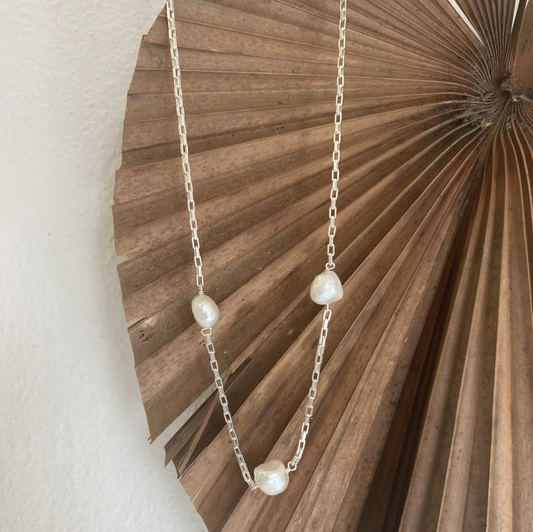 Padme Pearl Trio Necklace - Sliver