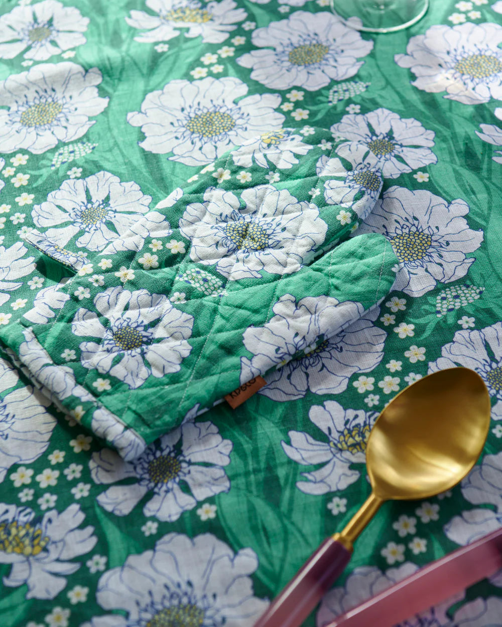 Tumbling Flowers Oven Mitt