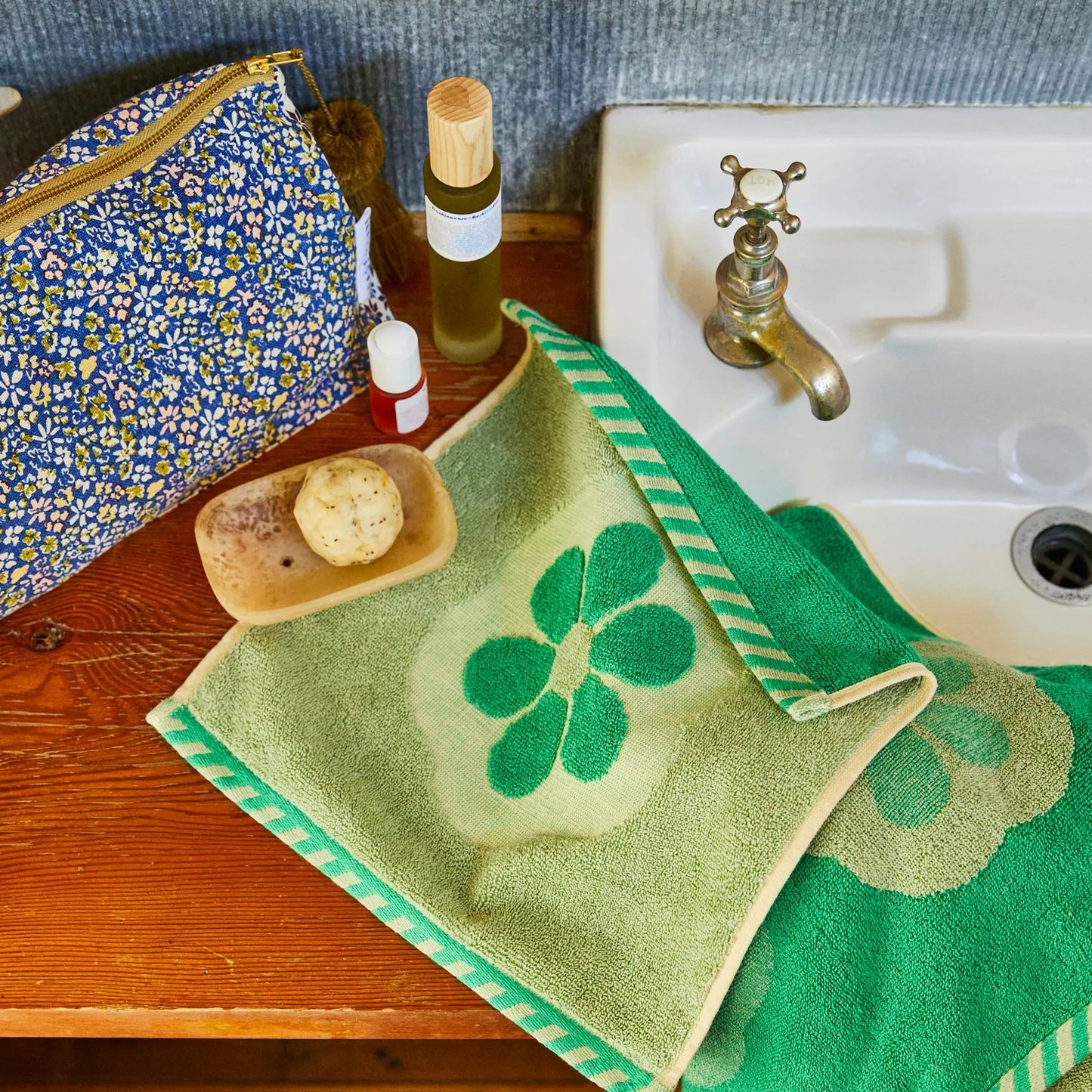 Winifred Daisy Face Washer - Sage